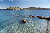 La baia di Elounda. L'isola di Spinalonga sullo sfondo.
